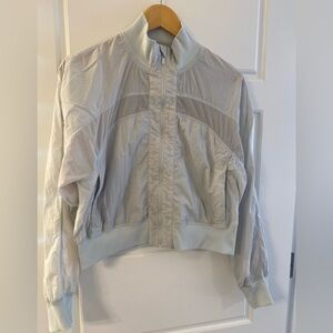 lululemon athletica Serve It Jacket lightweight windbreaker Size 8 Ocean Air